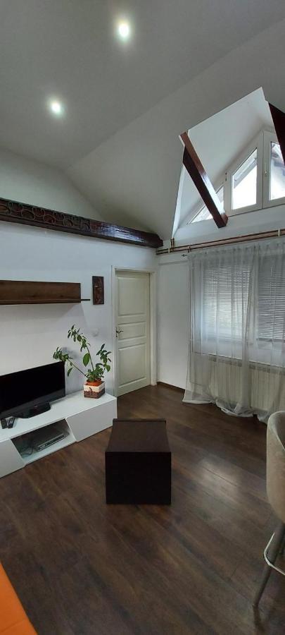 Apartments Jurasic Ogulin Εξωτερικό φωτογραφία