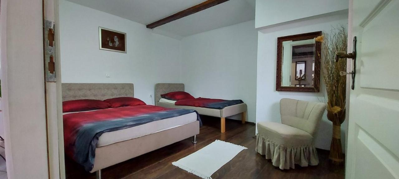 Apartments Jurasic Ogulin Εξωτερικό φωτογραφία