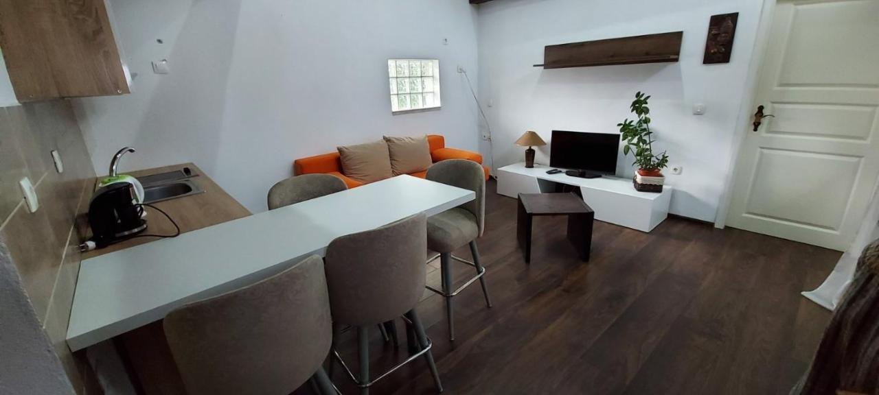 Apartments Jurasic Ogulin Εξωτερικό φωτογραφία